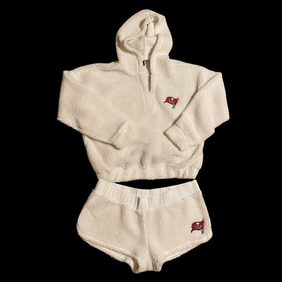 Women's Tampa Bay Buccaneers Concepts Sport Cream Fluffy Hoodie Top & Shorts Set - Picture 2 of 8